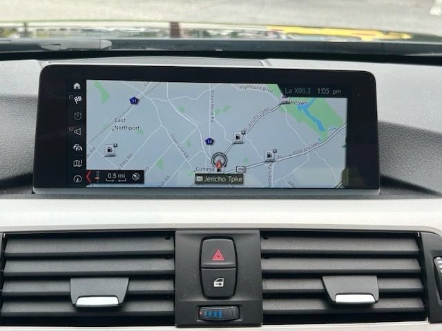 Used 2018 BMW 320i xDrive Sedan AWD/4WD image 25