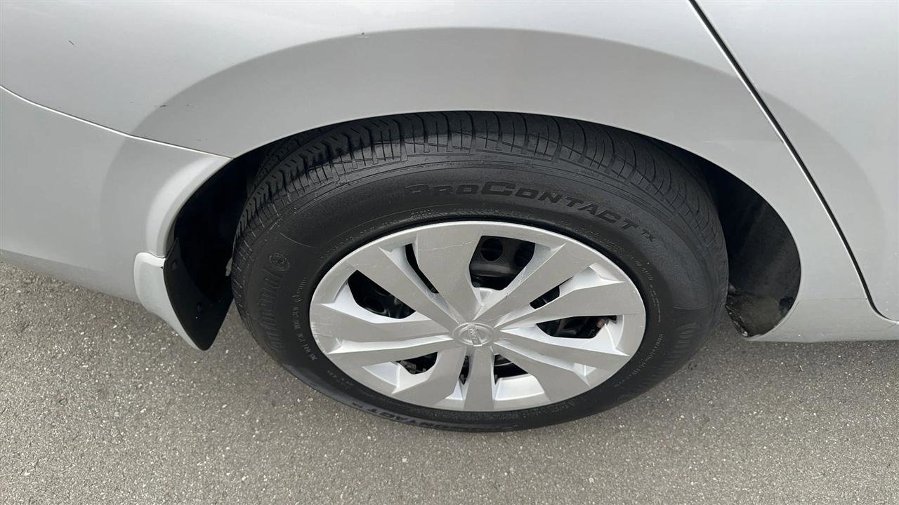 Used 2021 Nissan Versa S image 30