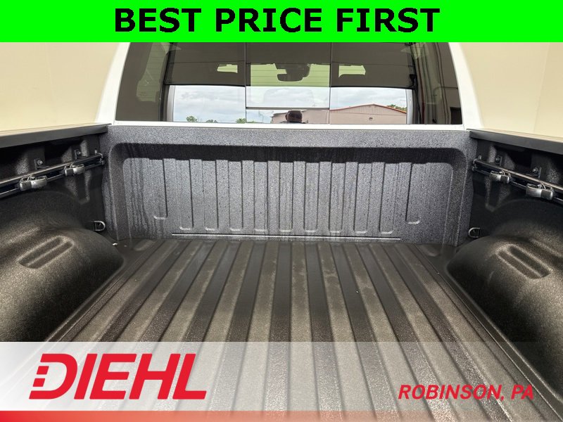 New 2026 RAM 1500 4x4 Crew Cab image 10