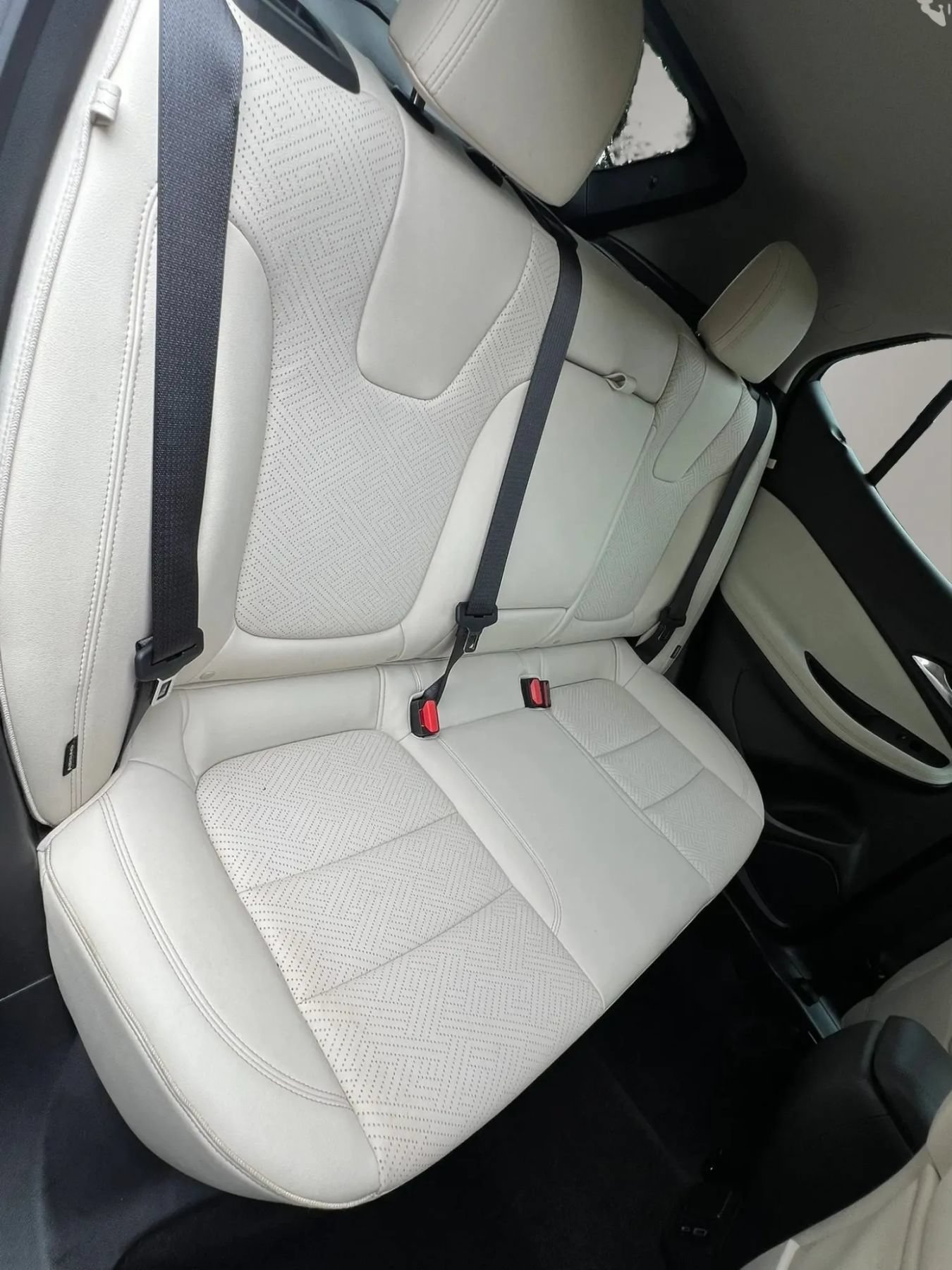 Used 2020 Buick Encore GX Essence w/ Experience Buick Package AWD/4WD image 30