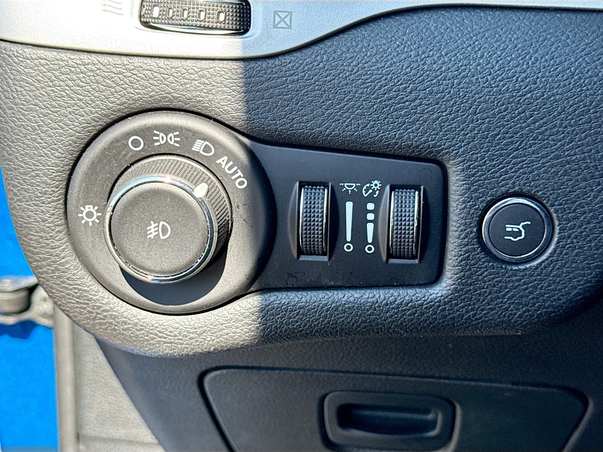 Used 2018 Jeep Cherokee Trailhawk w/ Quick Order Package 27L image 33