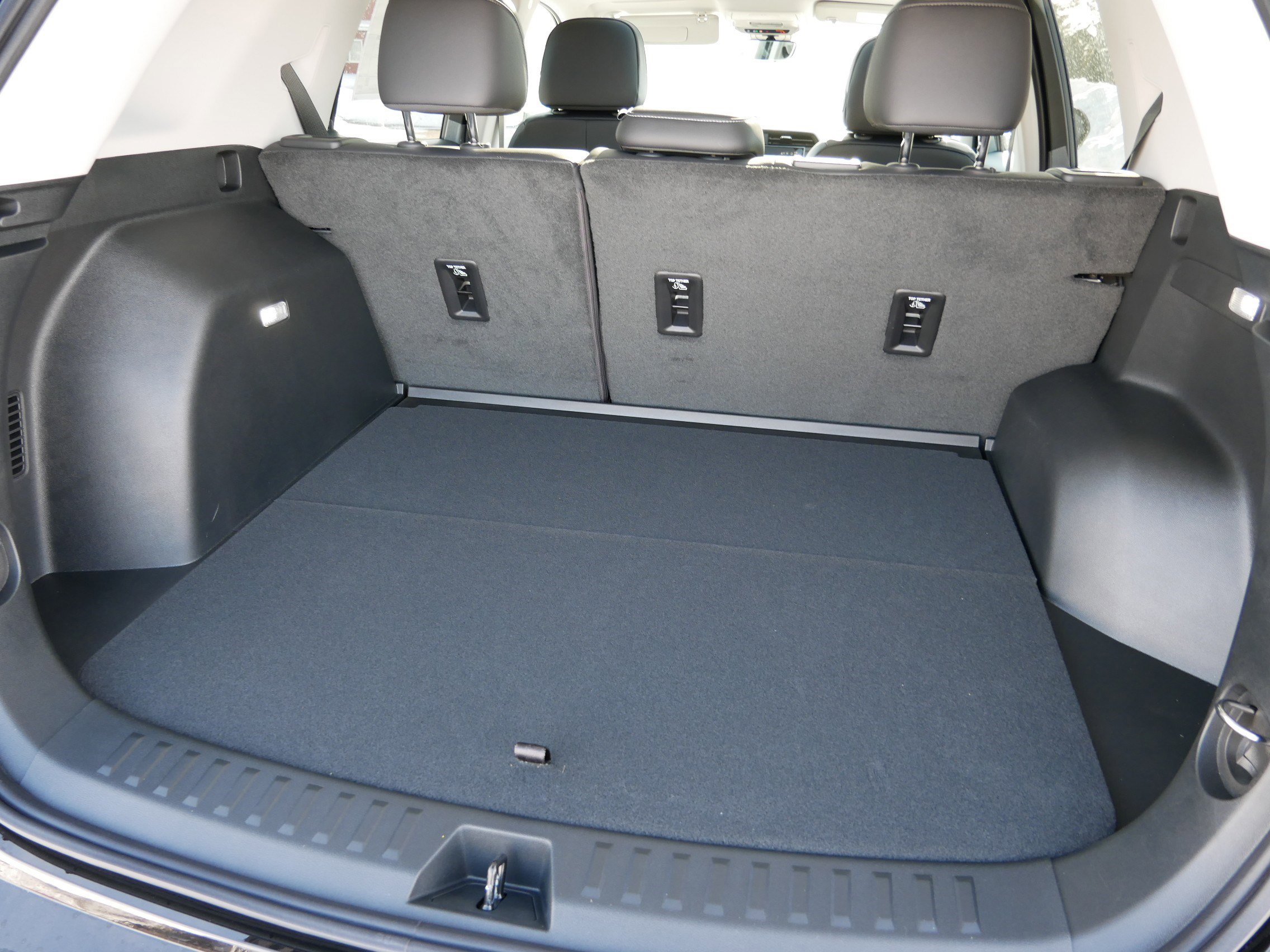 New 2026 GMC Terrain Denali w/ LPO, Black Badging Package image 16