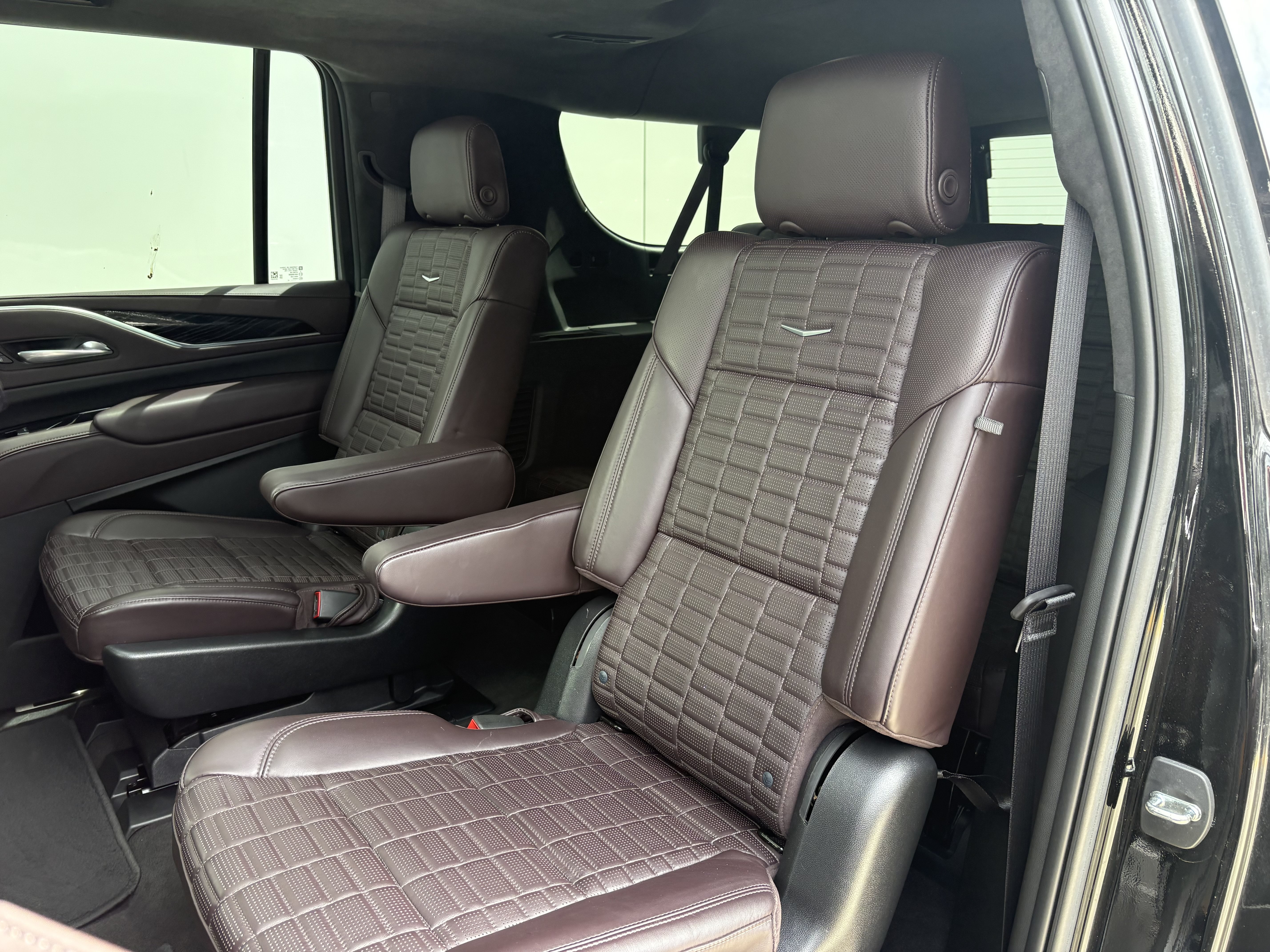 Certified 2023 Cadillac Escalade ESV V AWD/4WD image 13