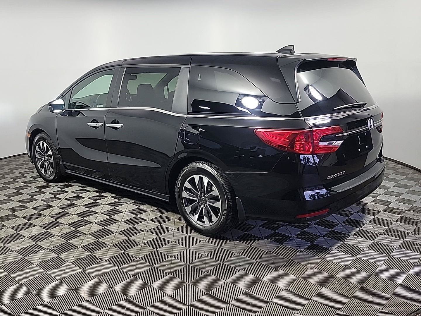 Certified 2024 Honda Odyssey EX-L image 8