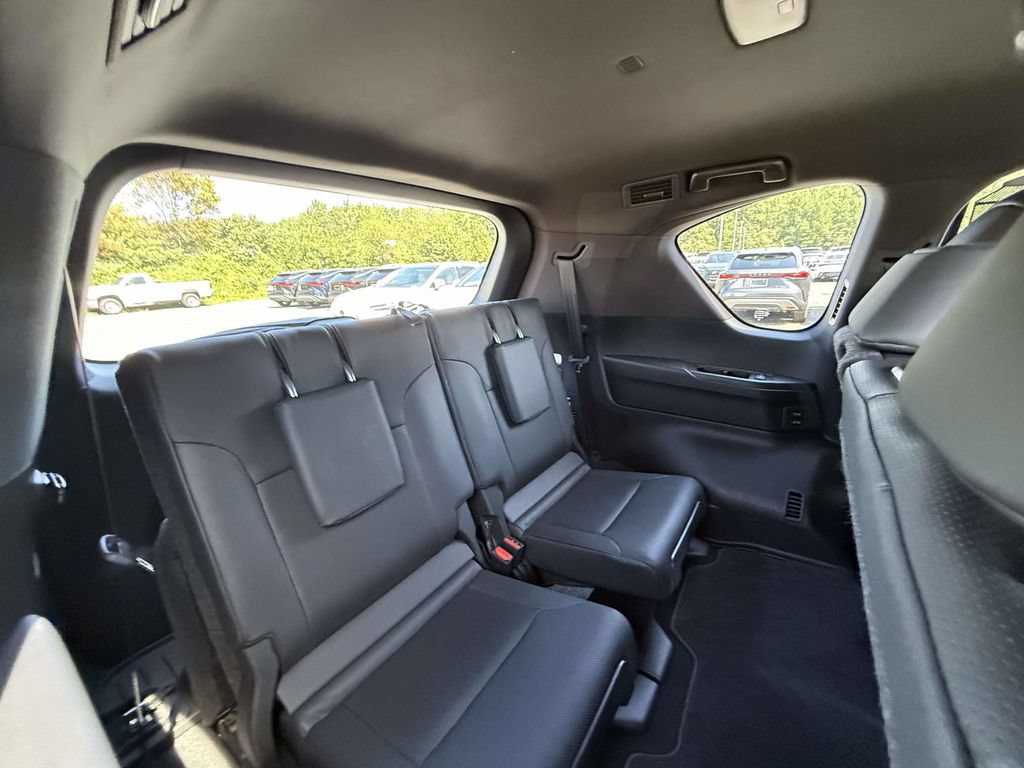 Used 2024 Lexus LX 600 F Sport AWD/4WD image 17
