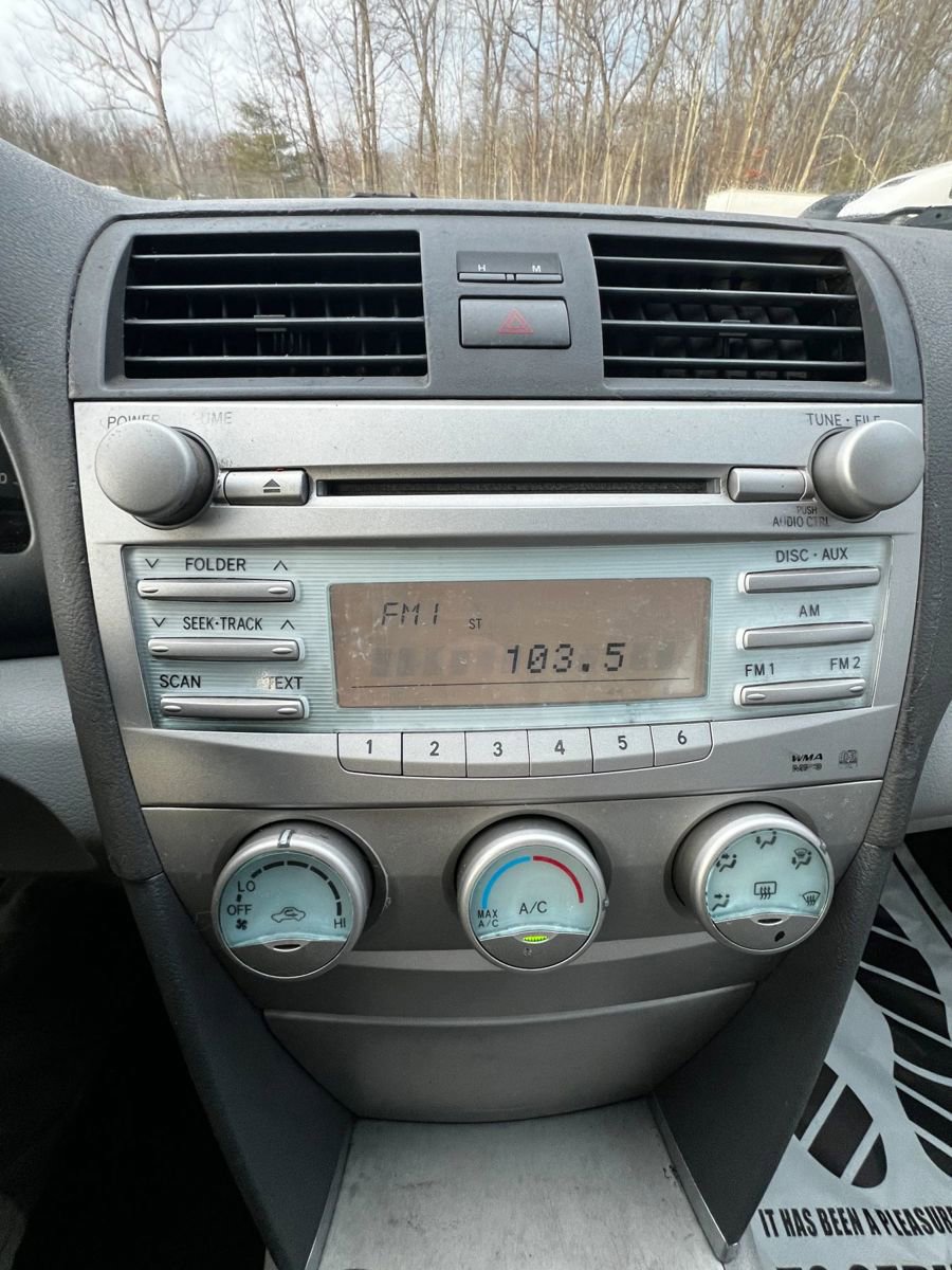 Used 2009 Toyota Camry LE FWD image 17