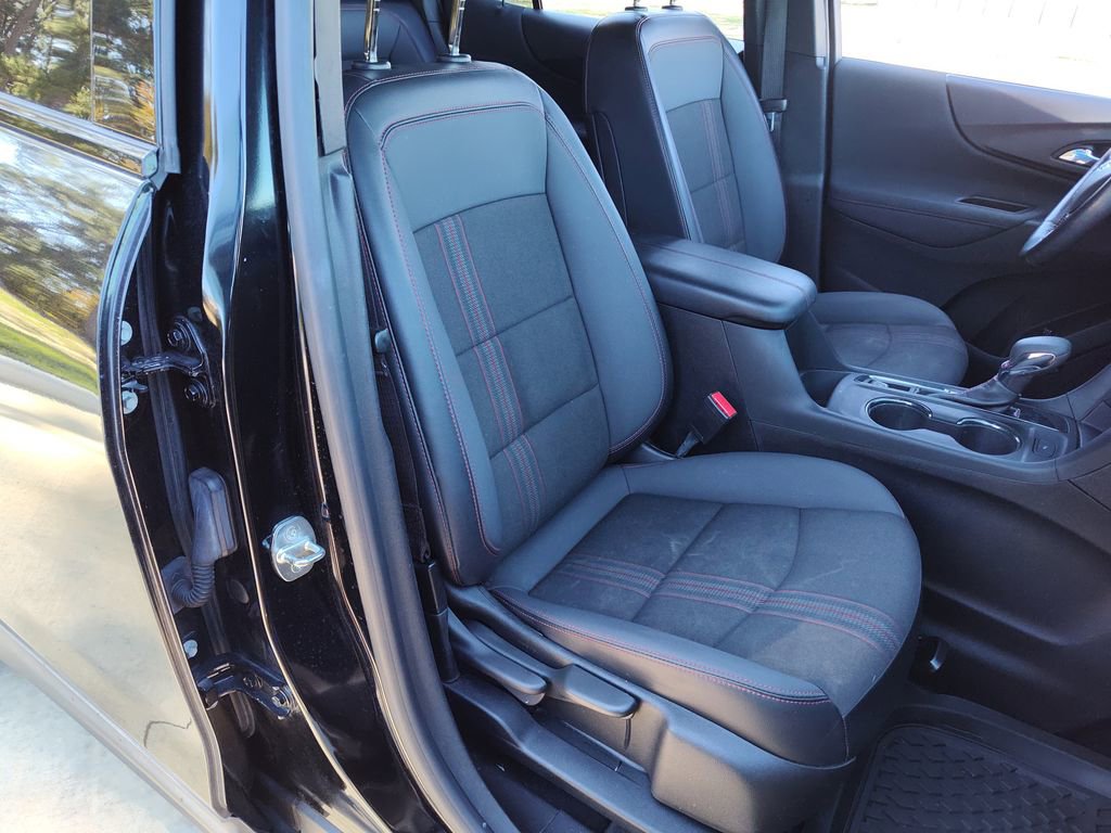 Used 2022 Chevrolet Equinox RS w/ Infotainment Package image 23