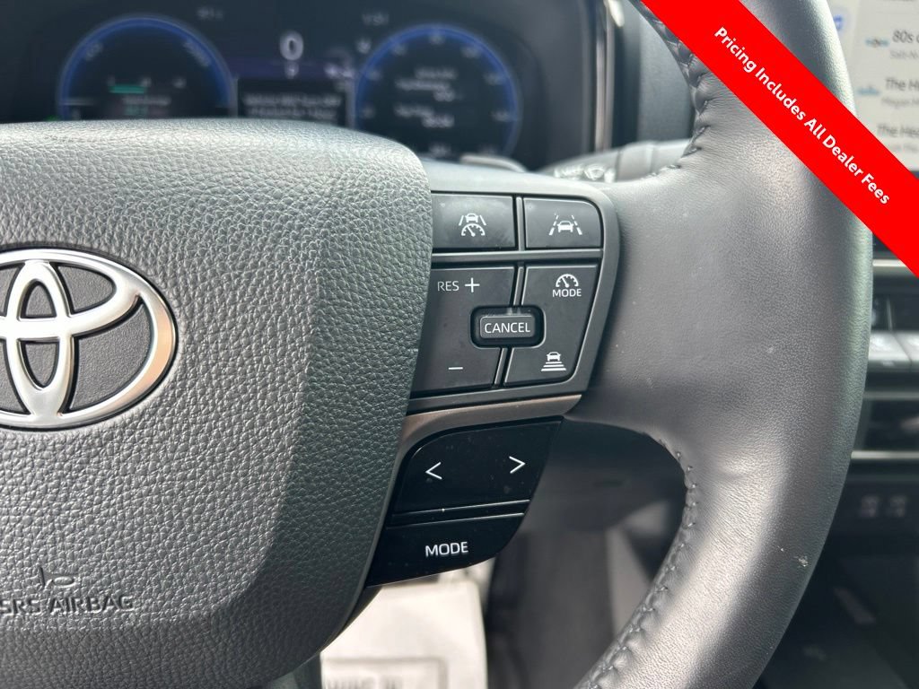 Used 2025 Toyota Camry XSE FWD image 9
