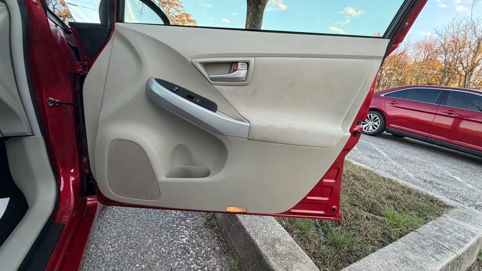 Used 2014 Toyota Prius Four image 15