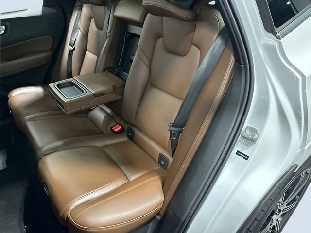 Used 2019 Volvo XC60 T6 Inscription w/ Protection Package Premier AWD/4WD image 29