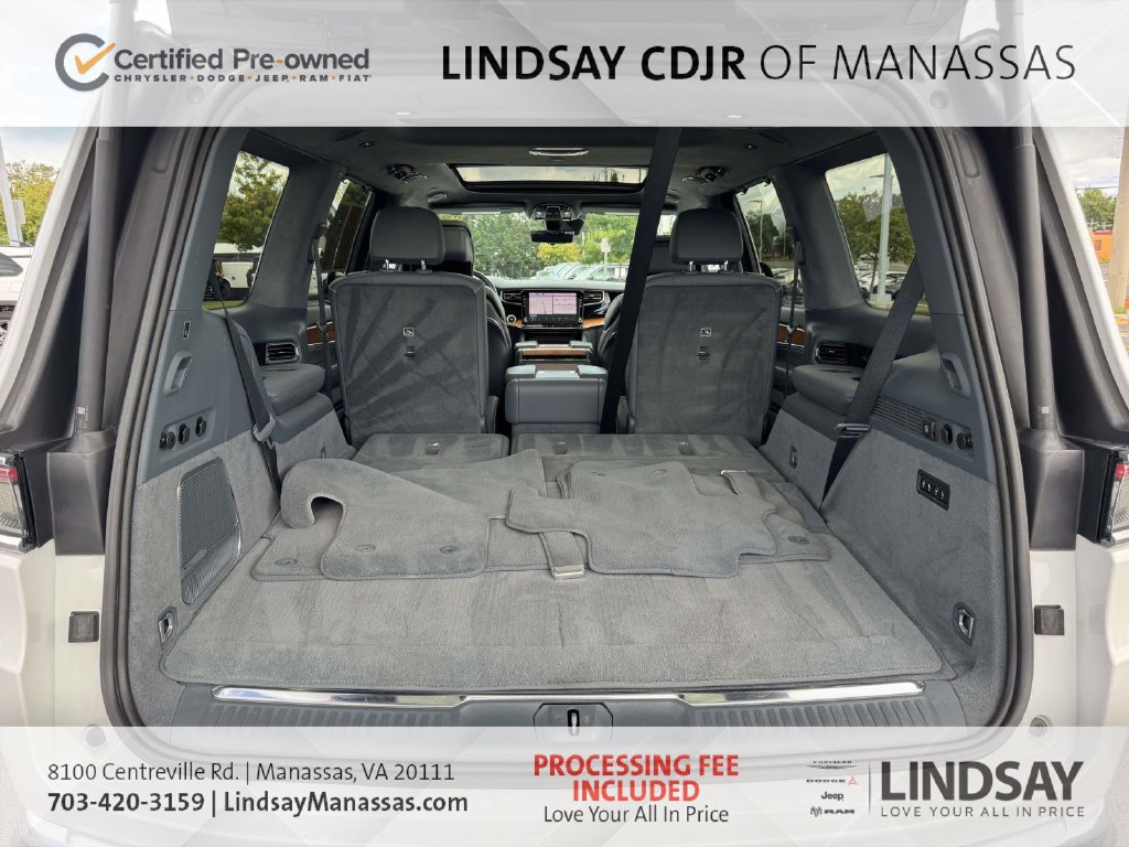Used 2024 Jeep Grand Wagoneer Series III w/ Rear Seat Video Group 1 AWD/4WD image 17