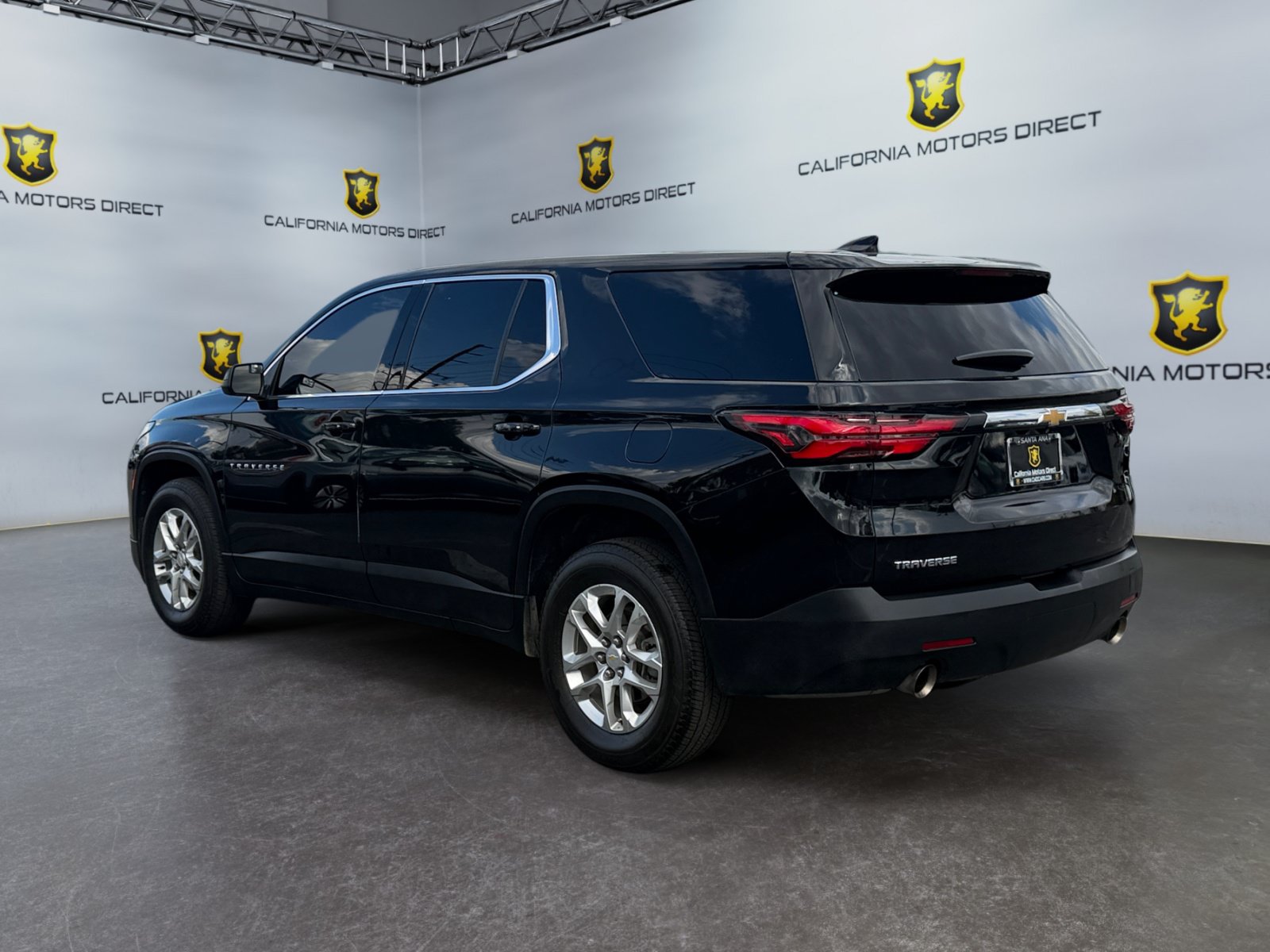 Used 2022 Chevrolet Traverse LS FWD image 5