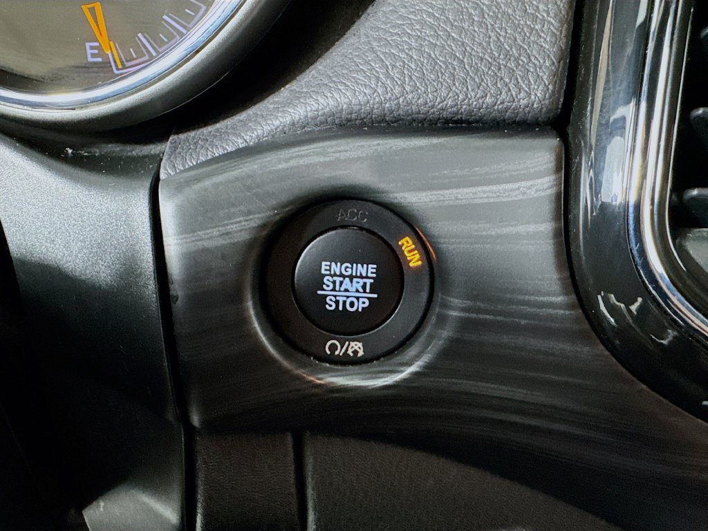 Used 2021 Jeep Grand Cherokee Laredo X AWD/4WD image 19