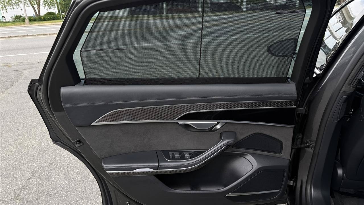 Used 2021 Audi S8 L AWD/4WD image 31
