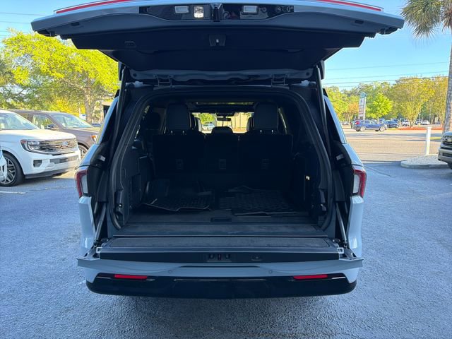 Used 2025 Lincoln Navigator L Reserve w/ Jet Appearance Package image 11
