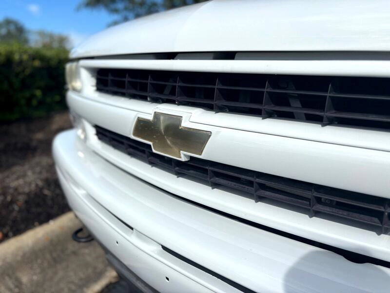 Used 2006 Chevrolet Suburban Z71 w/ Z71 Preferred Equipment Group image 6