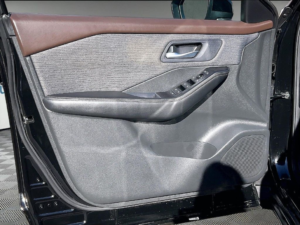 Certified 2023 Nissan Rogue SV AWD/4WD image 9