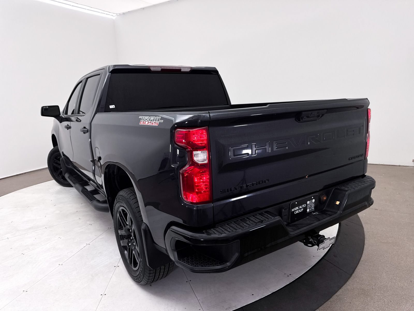Used 2024 Chevrolet Silverado 1500 Custom Trail Boss w/ Turbomax Blackout Package AWD/4WD image 6