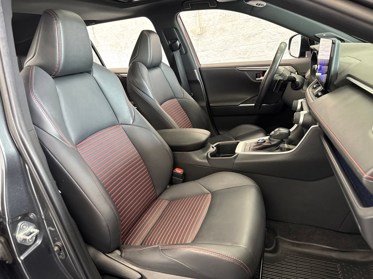 Used 2024 Toyota RAV4 XSE AWD/4WD image 53