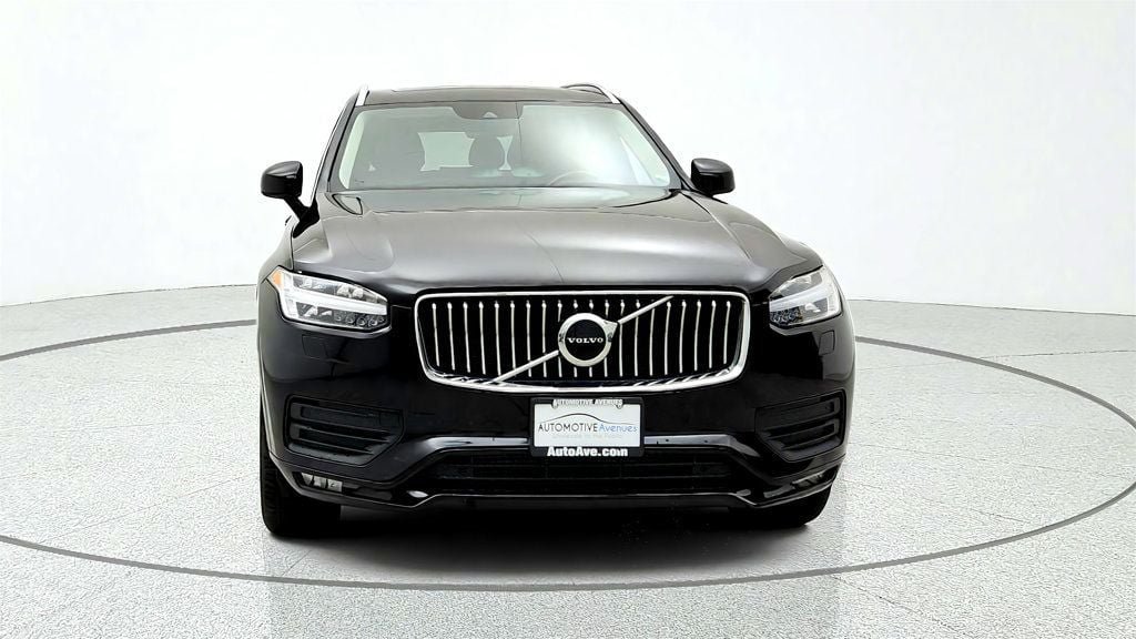 Used 2022 Volvo XC90 T5 Momentum AWD/4WD image 2