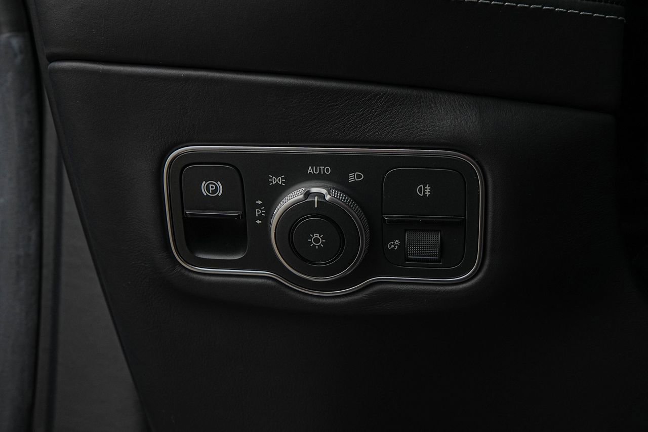 Used 2023 Aston Martin DBX 707 image 32