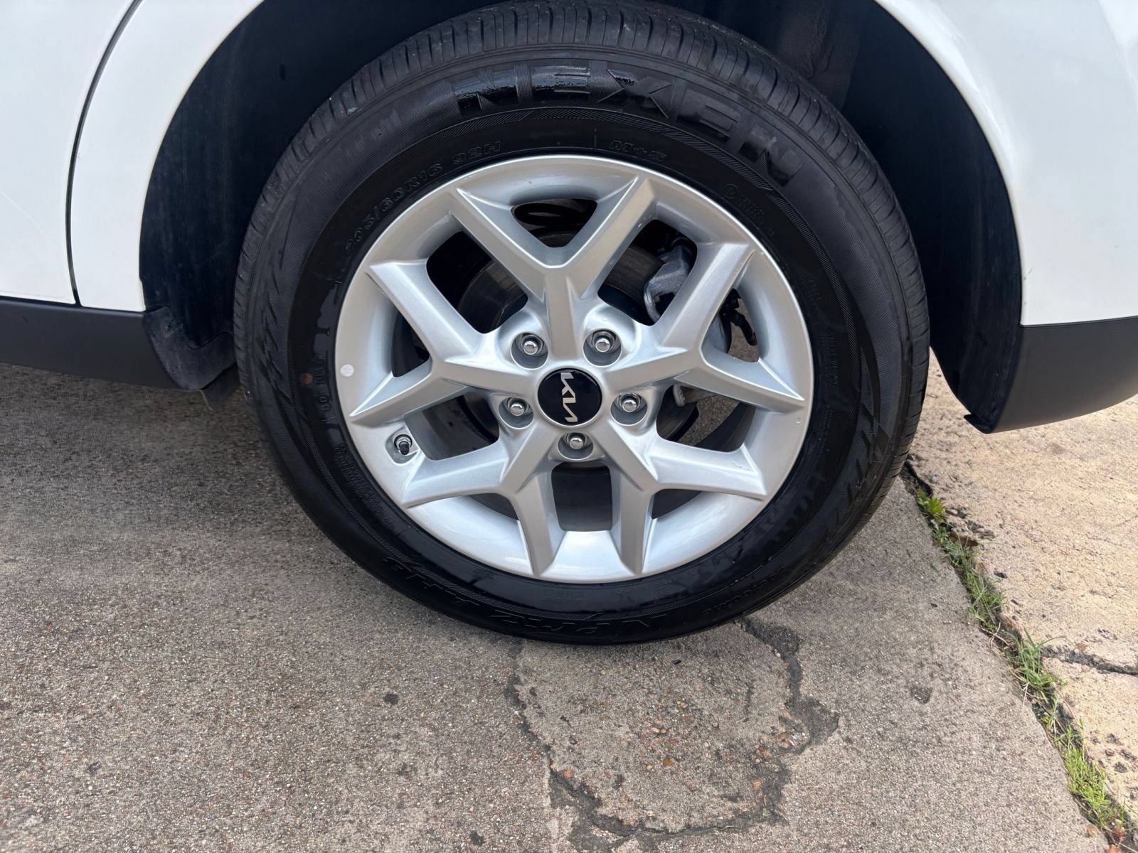 Used 2025 Kia Soul LX w/ LX Technology Package FWD image 28