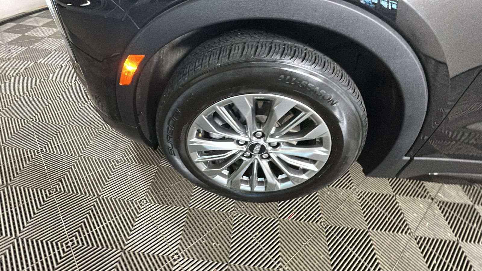 Used 2024 Cadillac XT4 Premium Luxury AWD/4WD image 11