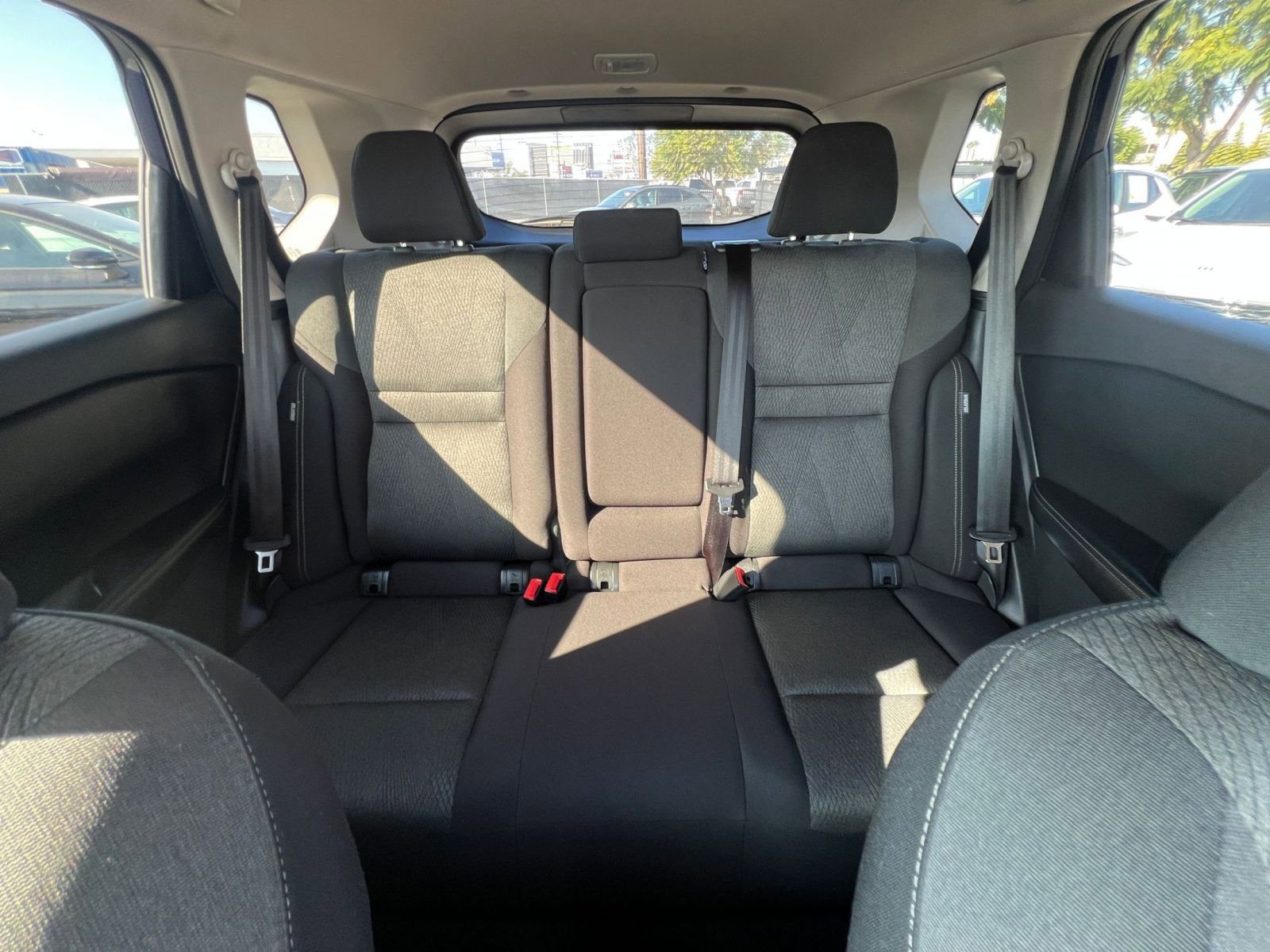 Used 2025 Nissan Rogue SV image 38