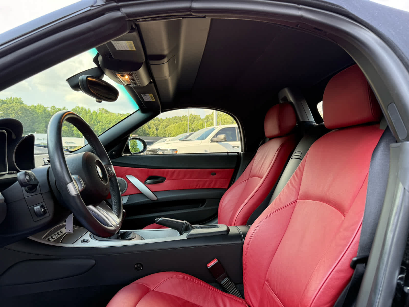 Used 2004 BMW Z4 2.5i RWD image 22