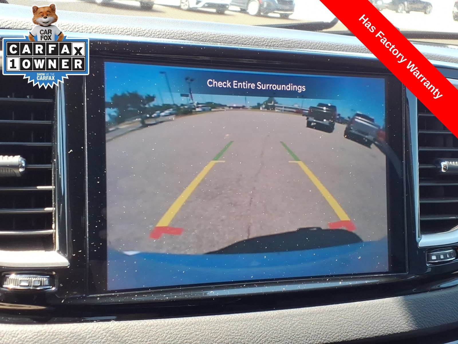 Used 2024 Chrysler Pacifica Touring-L FWD image 19