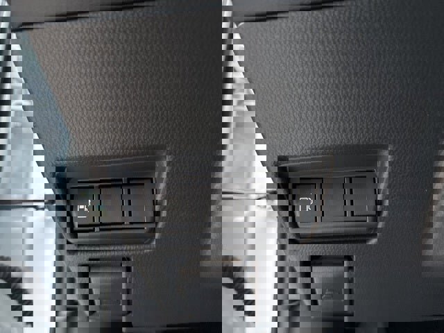 Used 2025 Toyota Prius XLE image 22