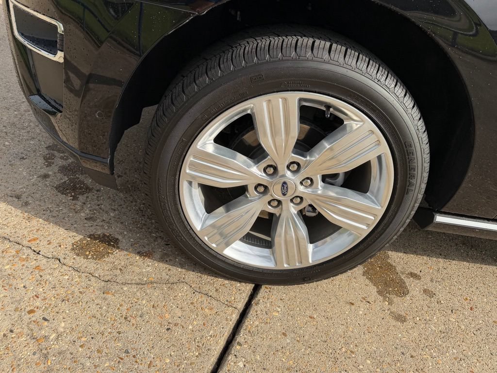 Used 2024 Ford Expedition Platinum RWD image 11