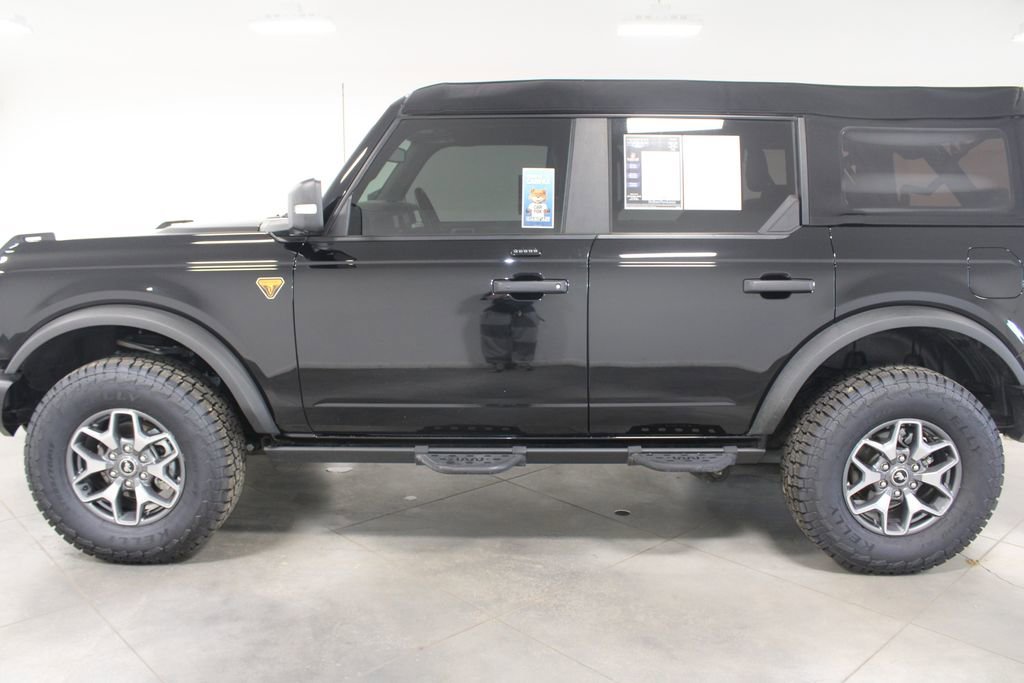 Used 2023 Ford Bronco Badlands image 5