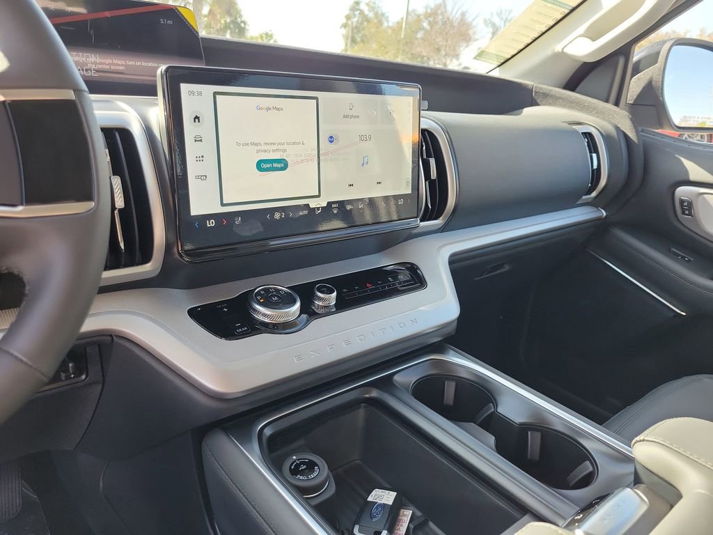 New 2026 Ford Expedition Active image 24