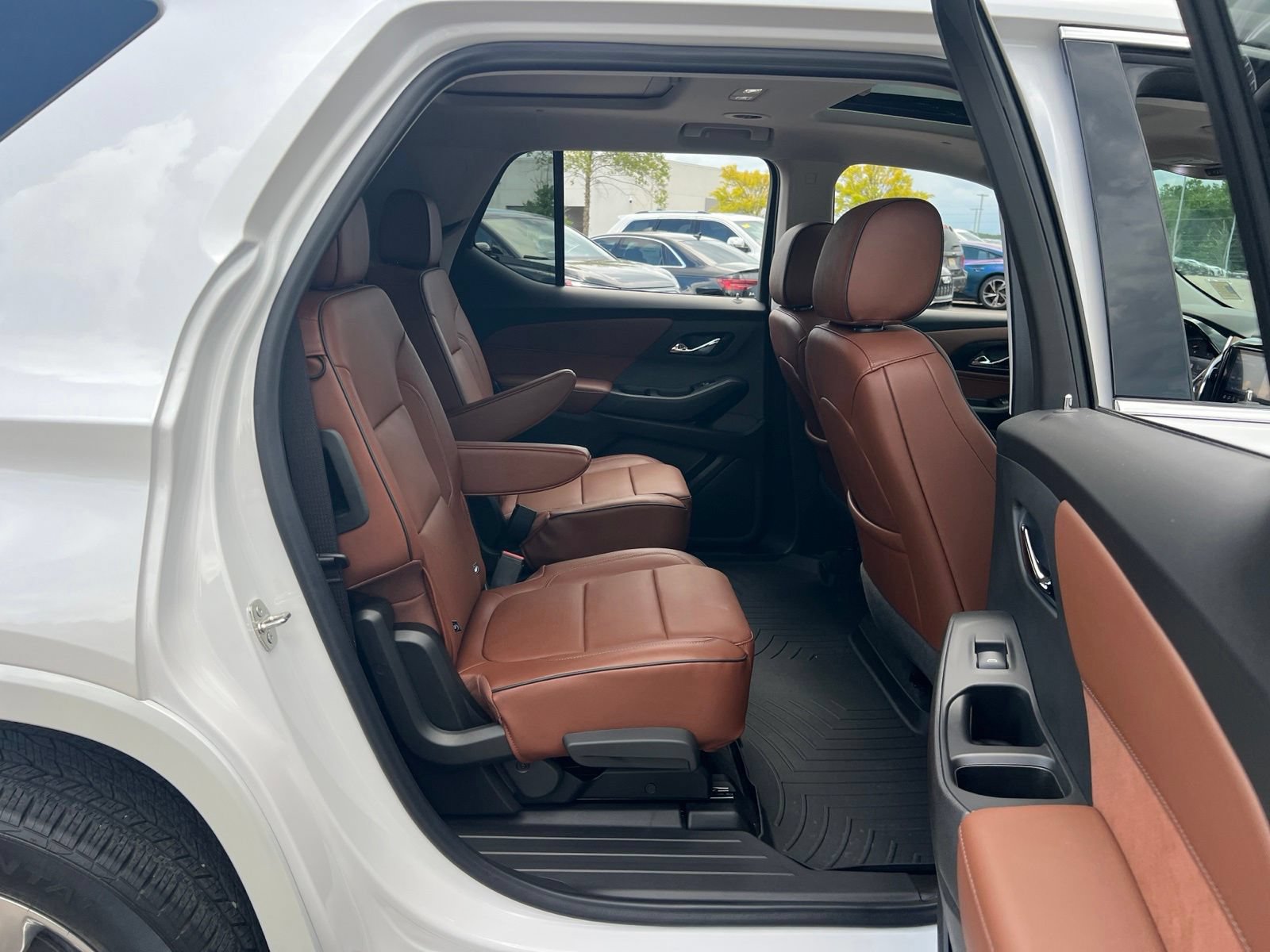 Used 2021 Chevrolet Traverse High Country FWD image 38