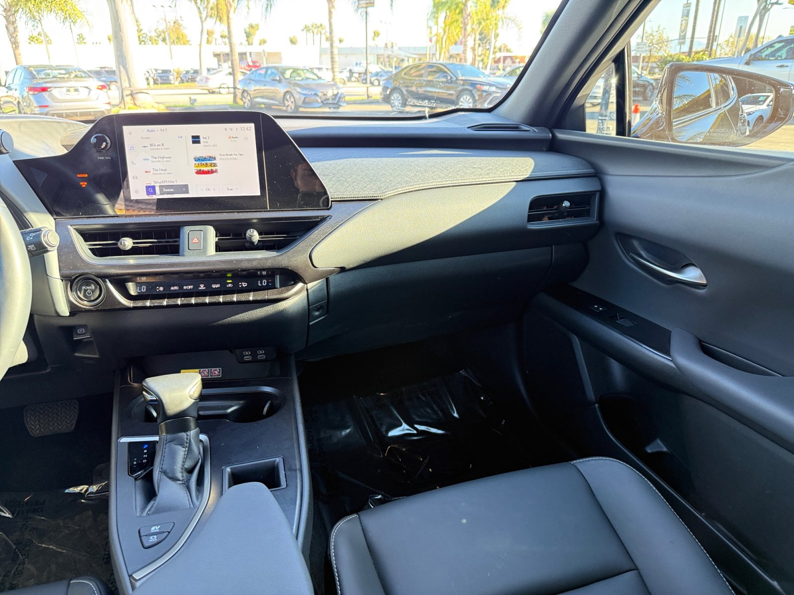Used 2024 Lexus UX 250h FWD image 23