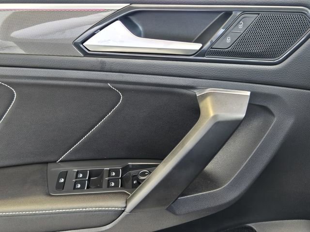 Certified 2022 Volkswagen Tiguan SE R-Line image 27