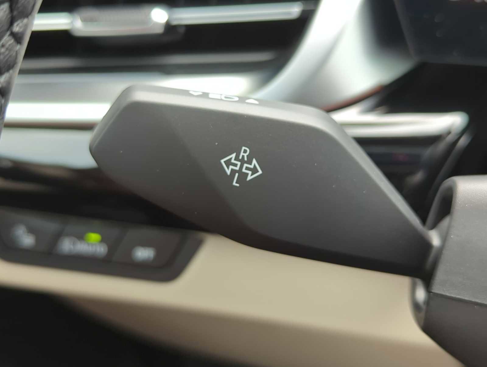 Used 2025 BMW X1 xDrive28i w/ Convenience Package image 27