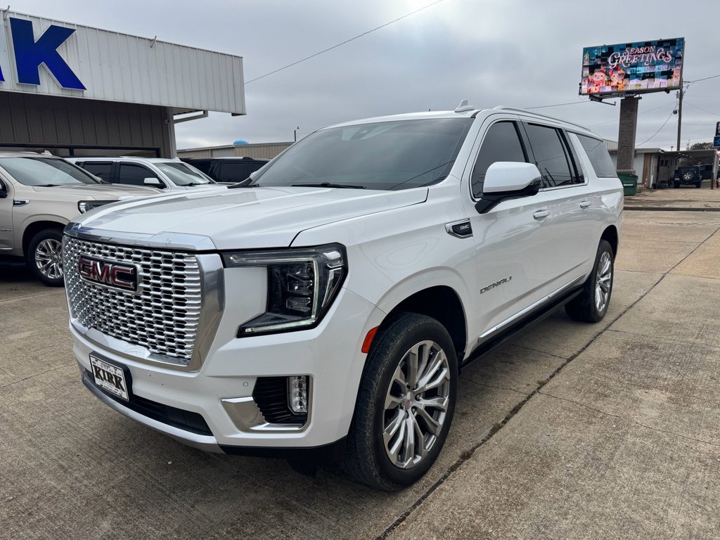 Used 2022 GMC Yukon XL Denali w/ Denali Reserve Package image 1