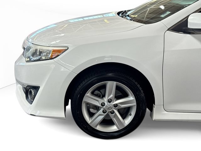 Used 2014 Toyota Camry SE FWD image 19