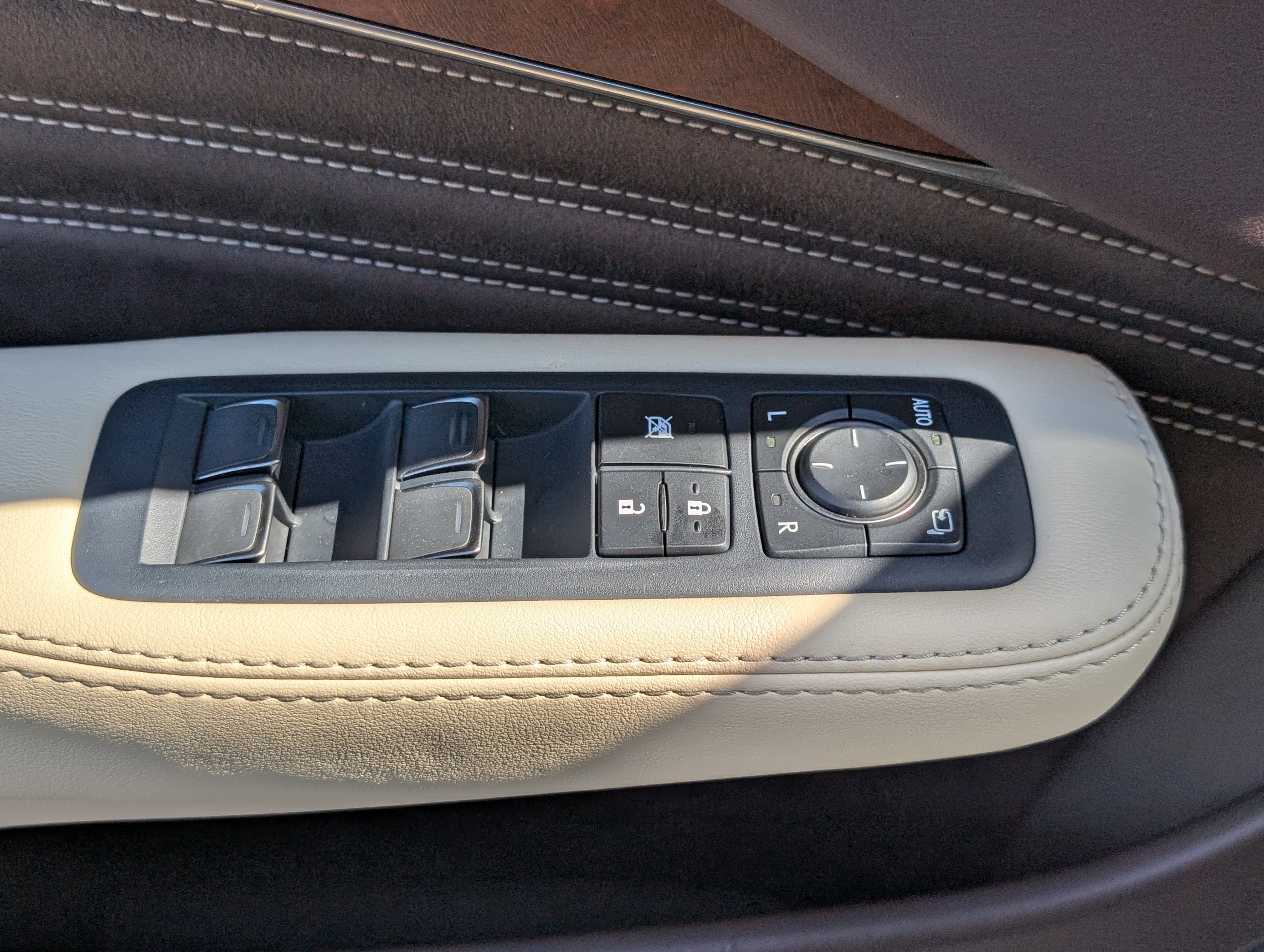 Used 2019 Lexus LS 500 AWD image 20