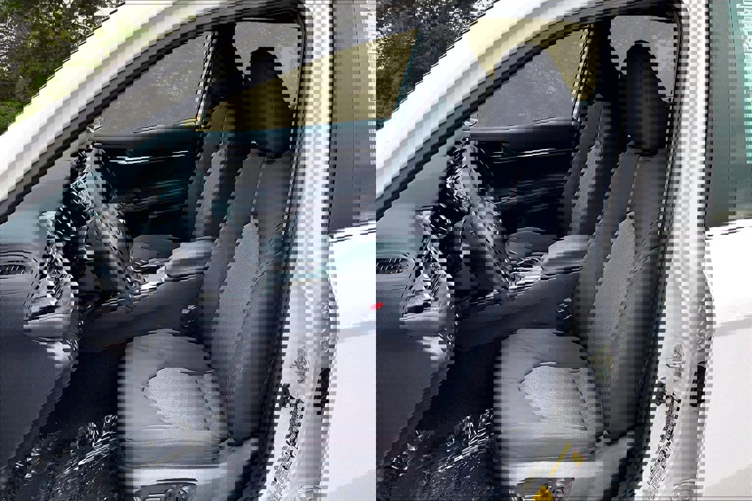 Used 2020 Toyota Camry LE image 23