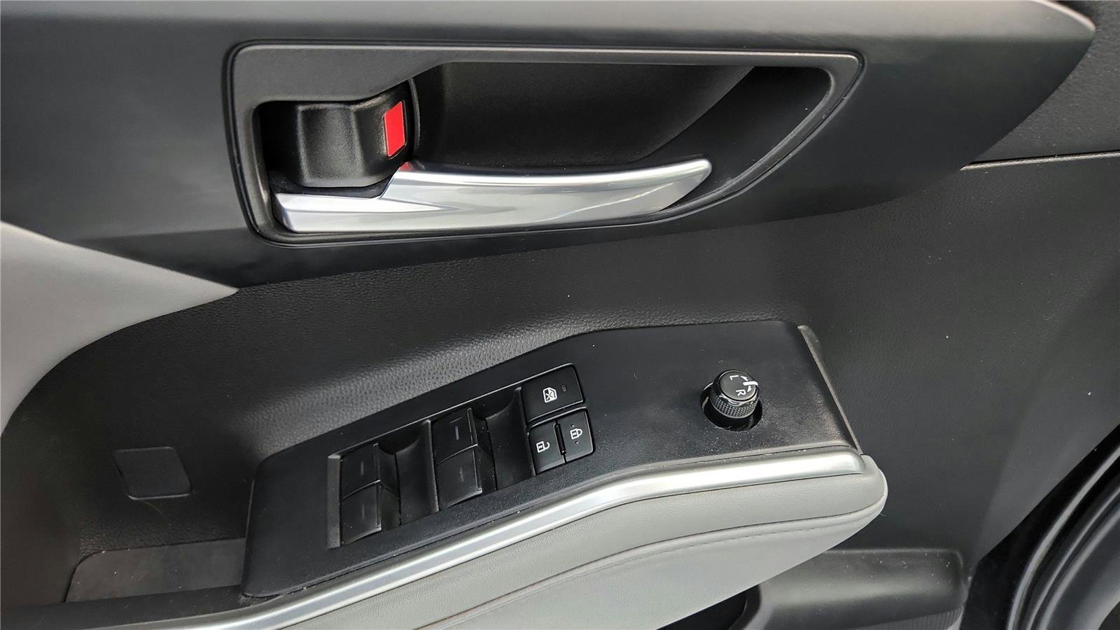 Certified 2022 Toyota Highlander XLE image 36