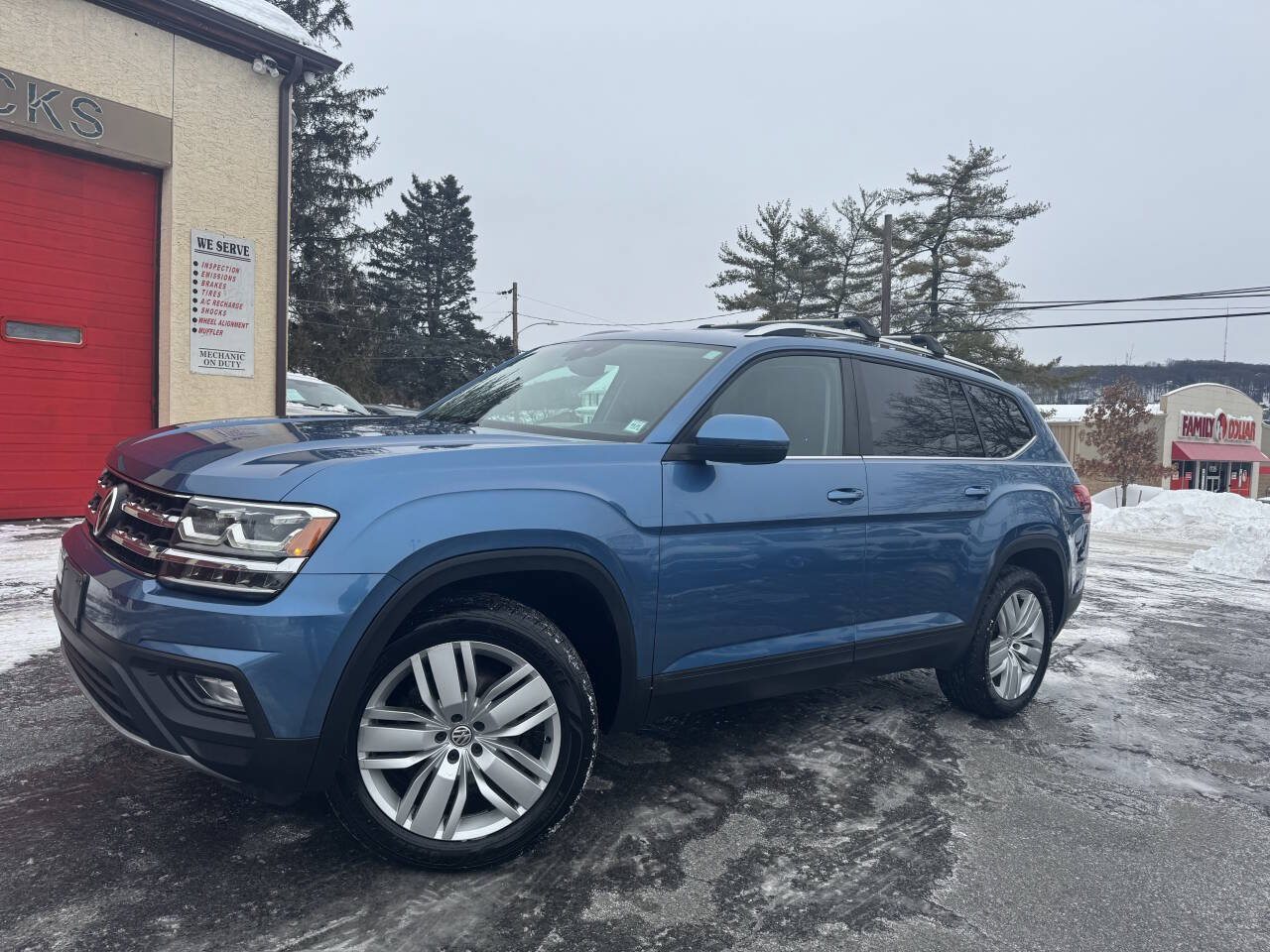 Used 2019 Volkswagen Atlas SE w/ Towing Package AWD/4WD image 3