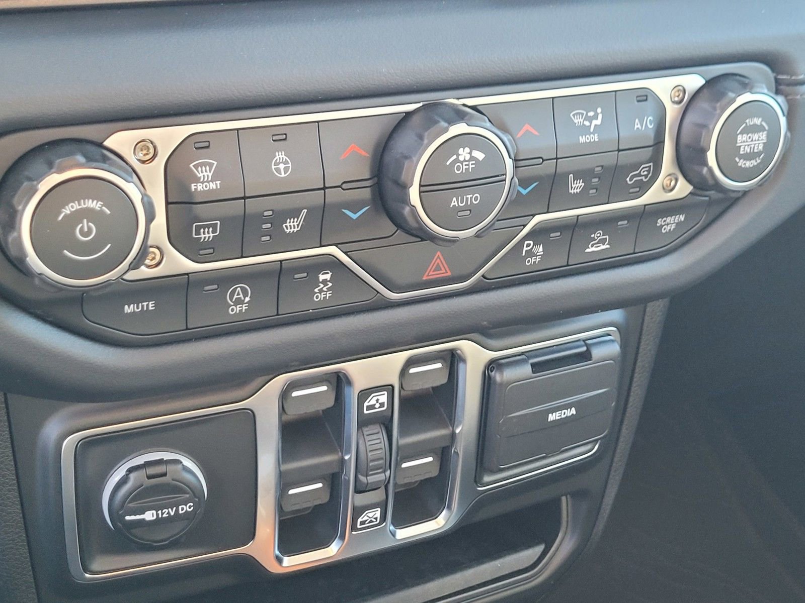 New 2026 Jeep Wrangler Sahara image 18