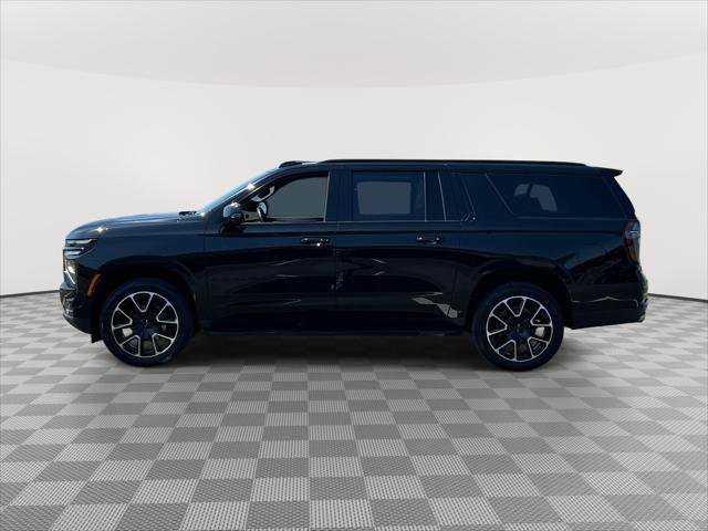 Used 2025 Chevrolet Suburban RST w/ Comfort Package AWD/4WD image 4