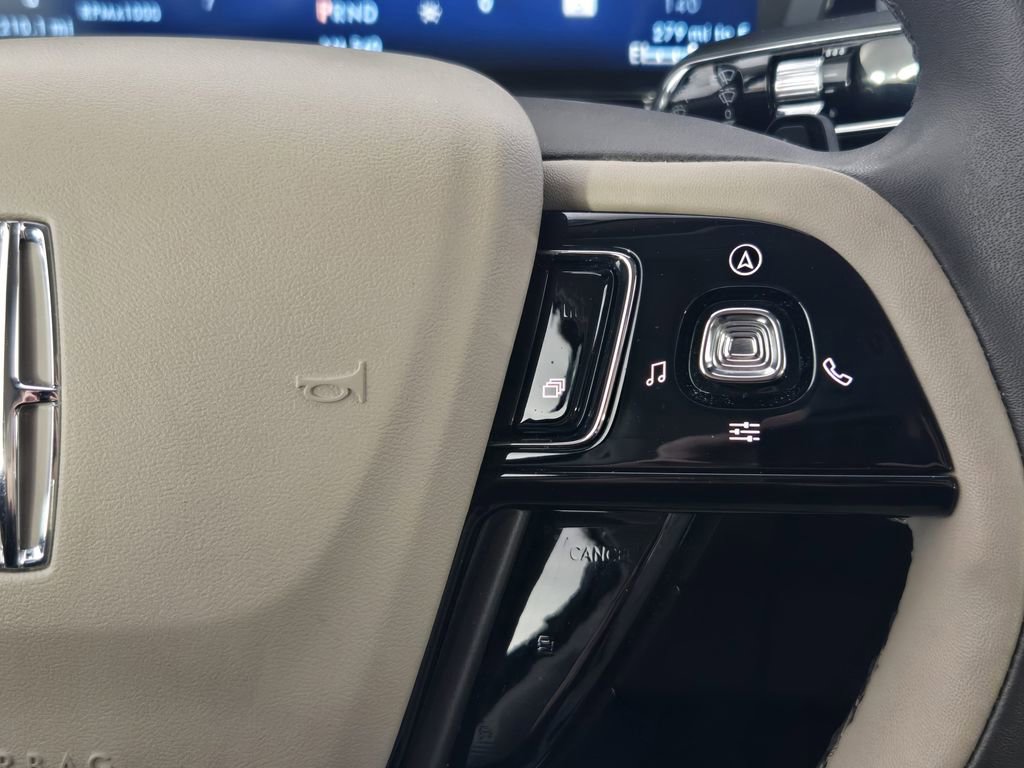 Used 2024 Lincoln Corsair FWD image 31