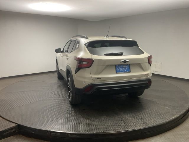 New 2026 Chevrolet Trax RS w/ Driver Confidence Package FWD image 5