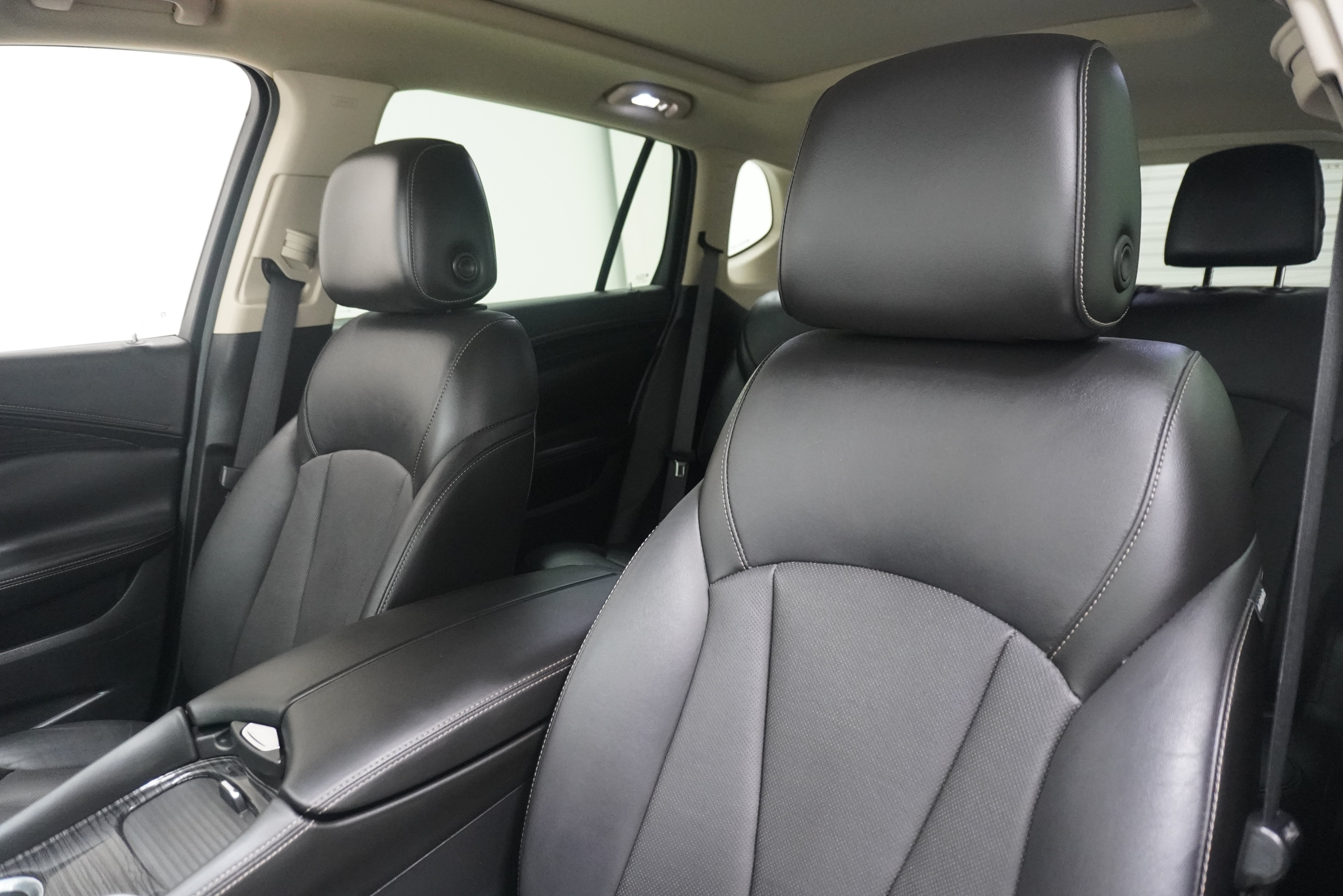 Used 2017 Buick Envision Essence FWD image 11
