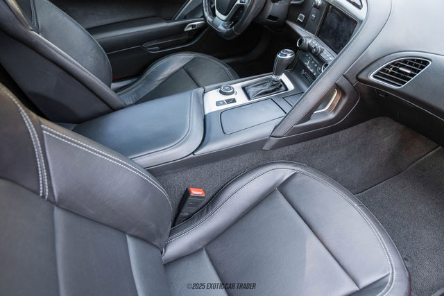 Used 2019 Chevrolet Corvette Stingray Coupe w/ Carbon Flash Badge Package image 78